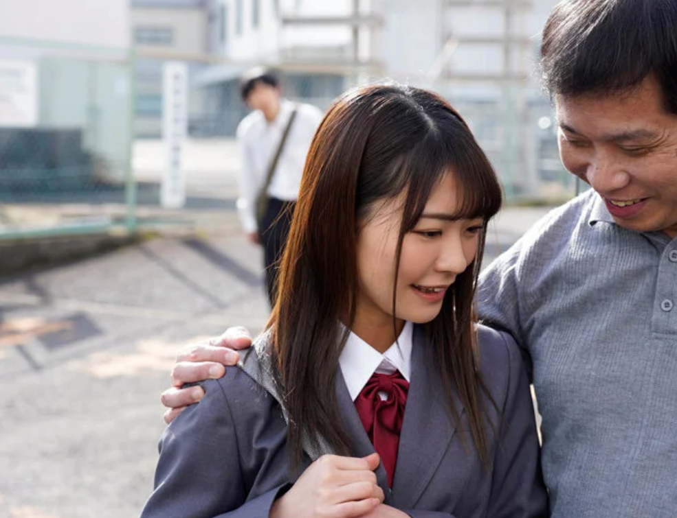 【パパ活JK】”知らないオジサンと何してるんだ…？”莫大な借金を抱え苦しい生活を支えるために下衆いおっさんに犯される
