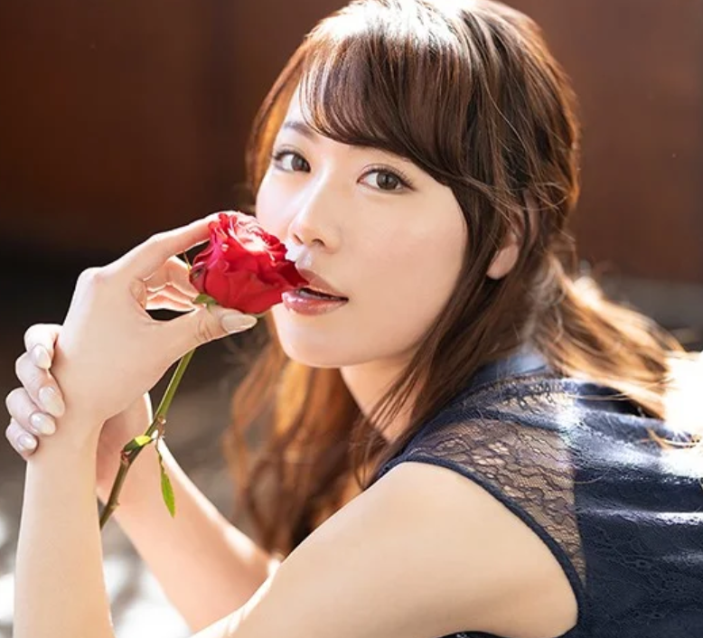 【棘のある美女】”主人は年の離れた妹みたいな感じで見ているのかなぁ…”15歳も歳の離れた男性と結婚し性生活がご不満で…
