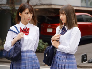 【美少女JK】”やめときなって…何かアイツ気持ち悪いし…”担任に呼び出され真面目な友人が行こうとするのを止めるが…