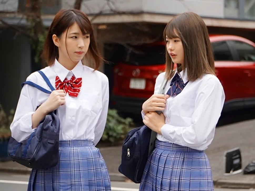 【美少女JK】”やめときなって…何かアイツ気持ち悪いし…”担任に呼び出され真面目な友人が行こうとするのを止めるが…