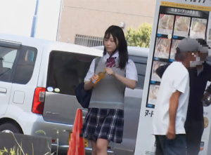 【ＪＫレイプ】”お～！上玉なターゲット見つけたぜ！”町を歩く可愛らしい美少女が変態男達の標的にされてしまい鬼畜快楽堕ち
