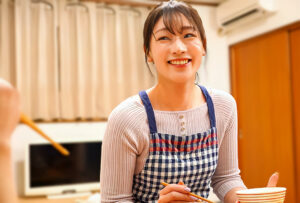 【シングルマザー】”奥さん！僕と子供作りませんか？！”息子の友人が熟女に欲情！彼女とデキ婚を企みピストンホールド！