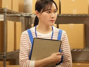 【肉便器パート】”稼ぐために仕方ないの…”カツカツの生活の人妻を見るに見かねた上司が職場の男達の性処理バイトを頼まれ