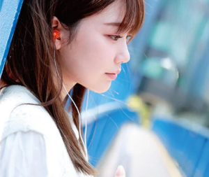 【超美少女】”見られて恥ずかしいけど…段々気持ちよくなってきて...”専属19歳AVデビュー！普通の中で見つけたスターの原石